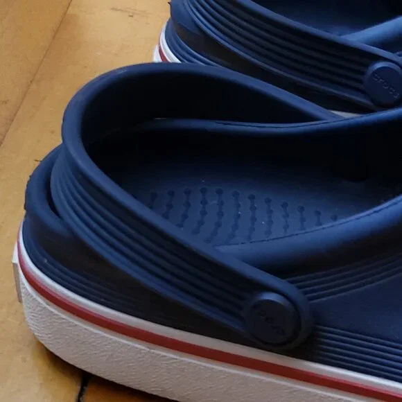 EUC Unisex Crocs - Picture 6 of 8